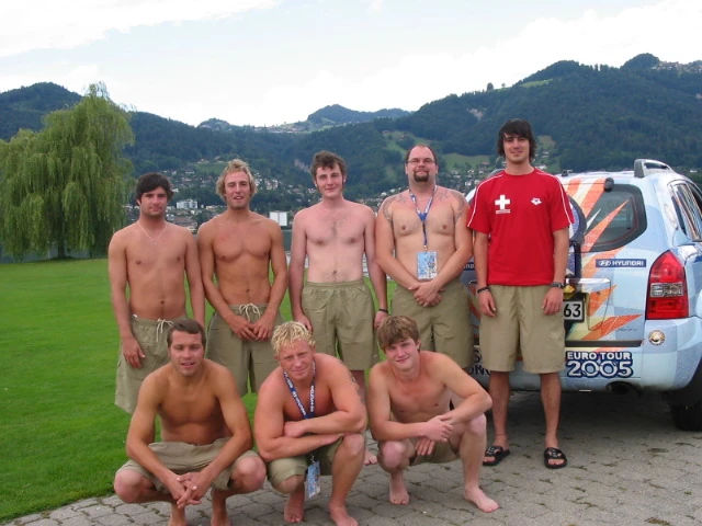 Noch ein gemeinsamer Moment · Arschbombe, Thun / Schweiz, 2005.