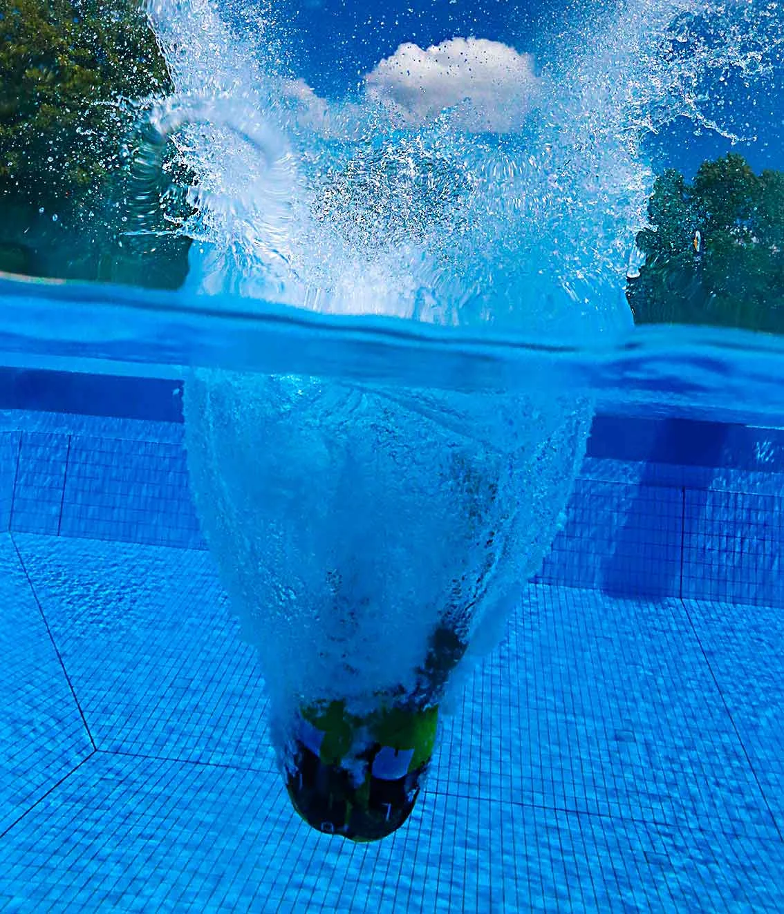 Rainhard Riede entering the water. Archive image, 2017.