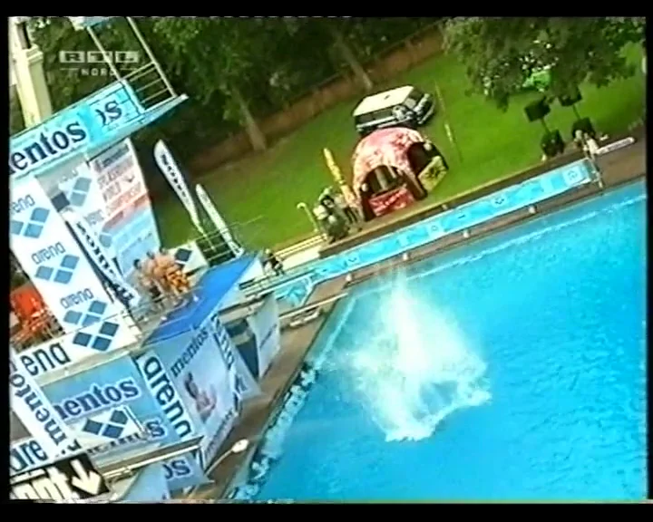 Filmstandbild: Blick auf das Wettkampfbecken im Beitrag von RTL Nord.