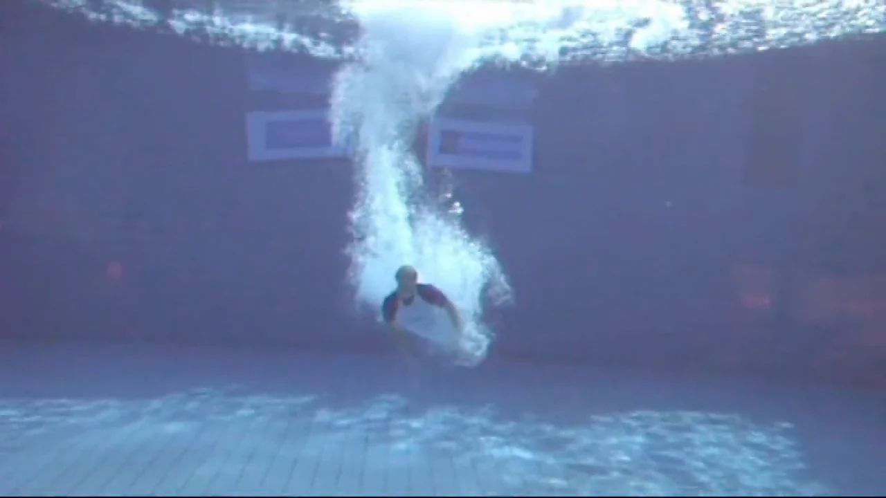 An underwater view of a landing at the Grugabad in the MYpott film.