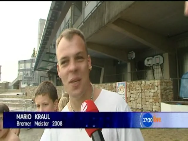 Mario Kraul speaks with the SAT.1 reporter after the competition.