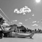 Werner Gröhn: Sonne, Kopfhörer und eine Pause am Turm. Kameradatum 21. Juli 2015. Bereitgestellter Athletenbestand; Aufnahmeort und Wettkampfzuordnung sind nicht gesichert.