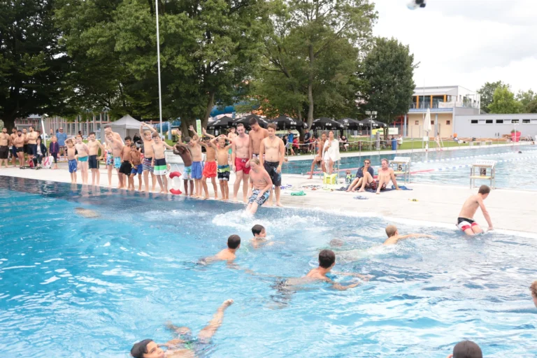 Gemeinsam im Wasser.