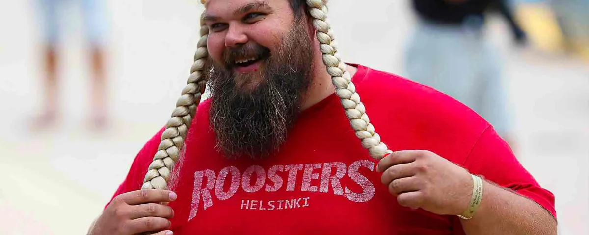Ein Lächeln und ein rotes Shirt. Aufnahmejahr offen.